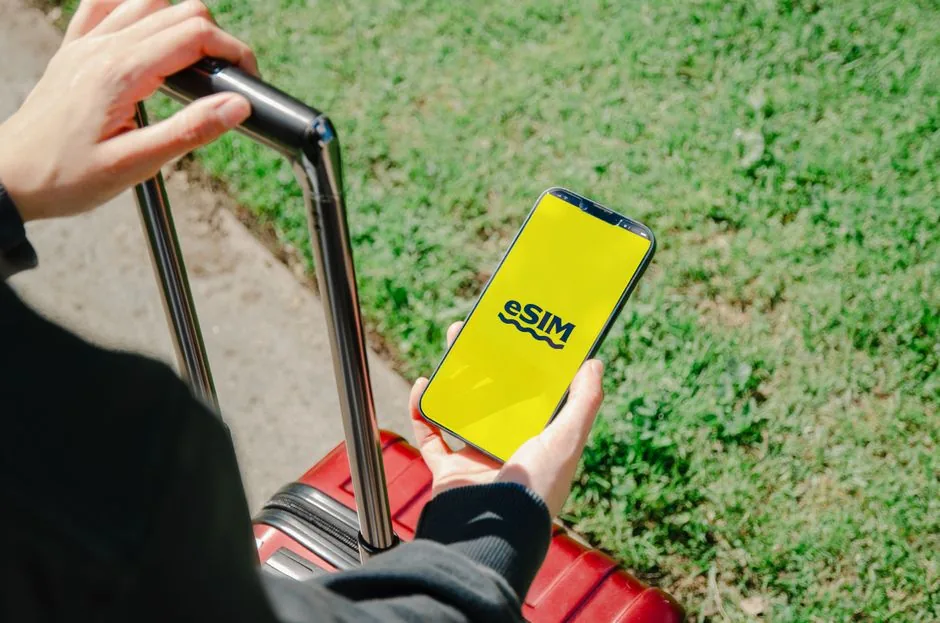 Dual SIM y eSIM: qué son y a quién le compensan